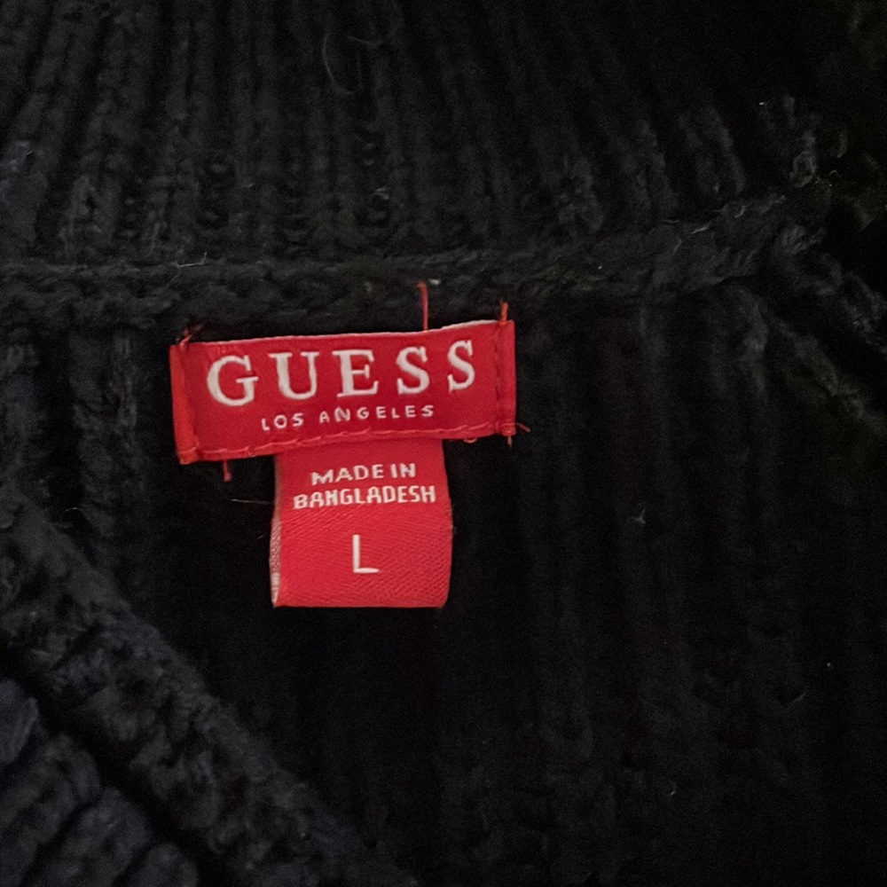 GUESS Size Large - Picture 5 of 5